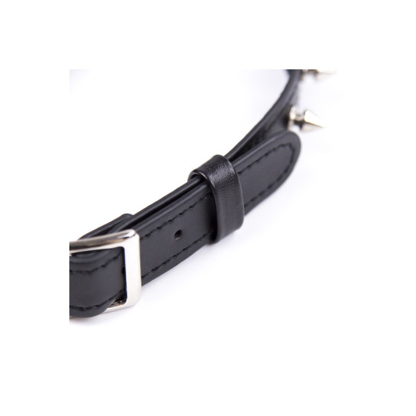 Collier réglable avec rivets en métal 